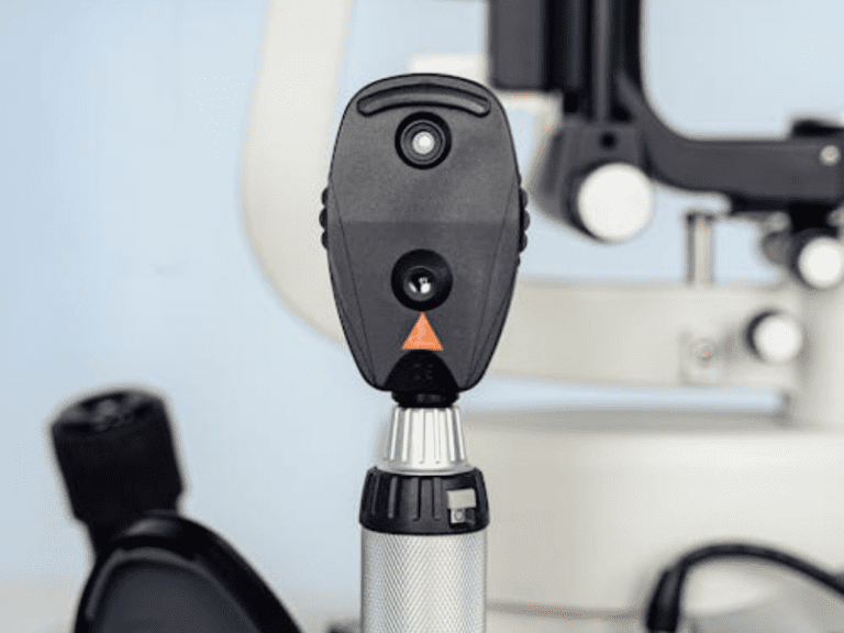 Opthalmoscope taken by Antoni Shkraba Studio