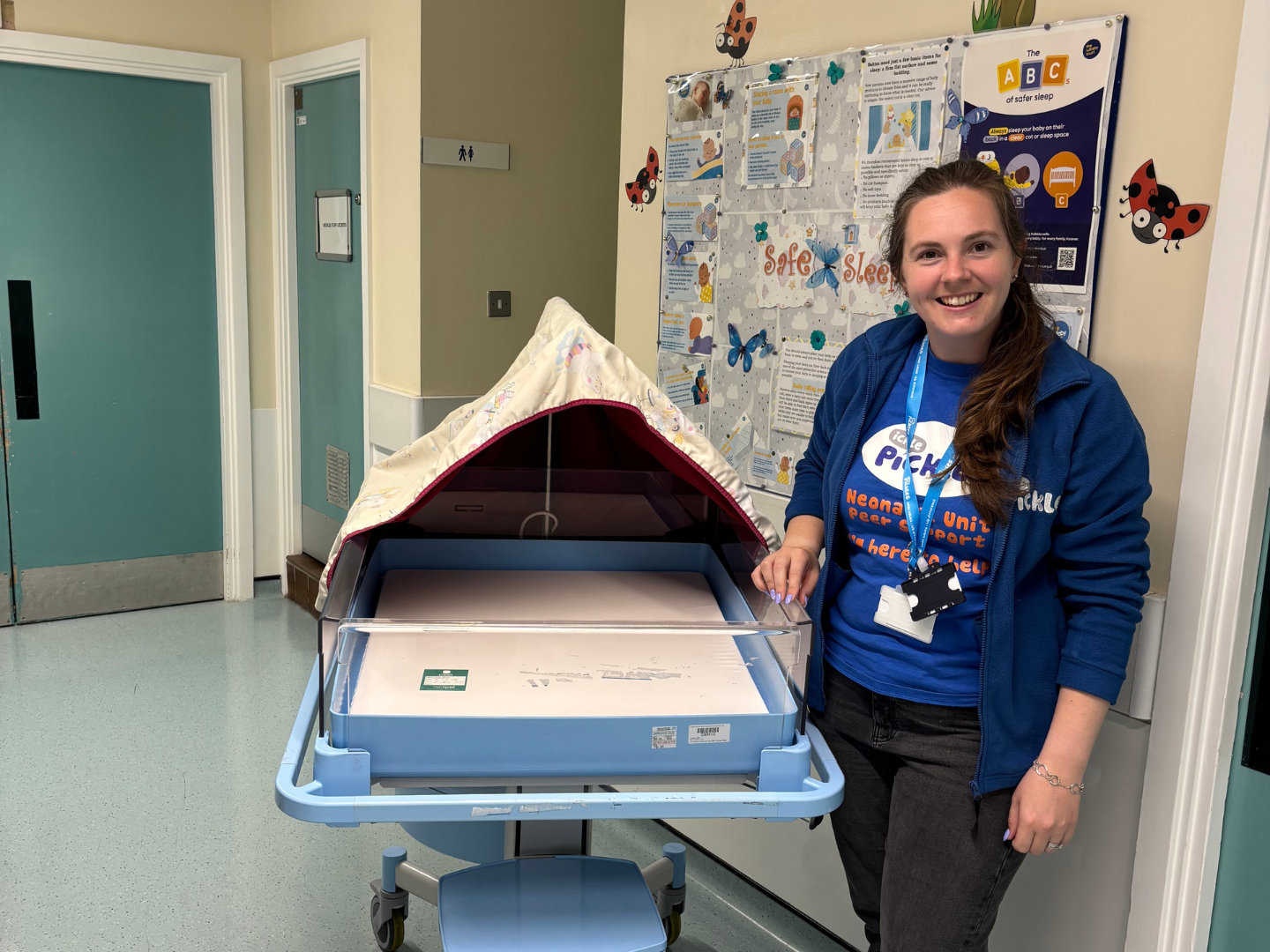 Ickle Pickles Peer Supporter Tamsyn with a Kanmed twin bed on a neonatal unit
