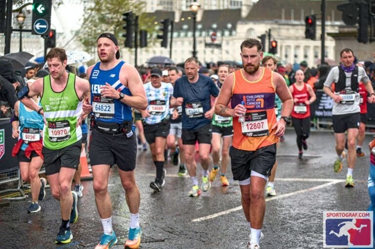 Image of runners including one wearing an Ickle Pickles top