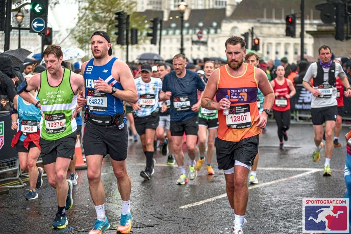 Image of runners including one wearing an Ickle Pickles top