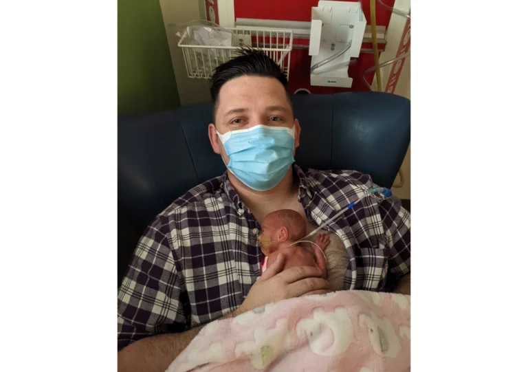 NICU dad Nathan with Phoebe